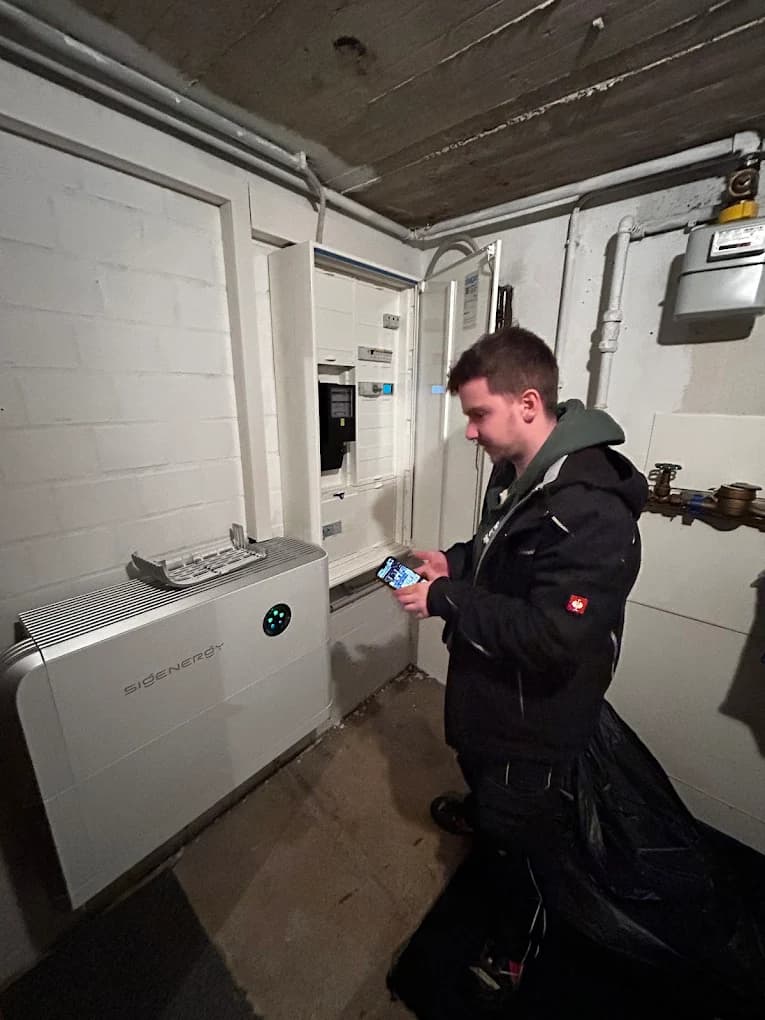 Photovoltaik Installation Projekt 3 von Evergreen Energiesysteme